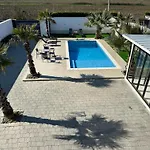 Isea Wood Villa
